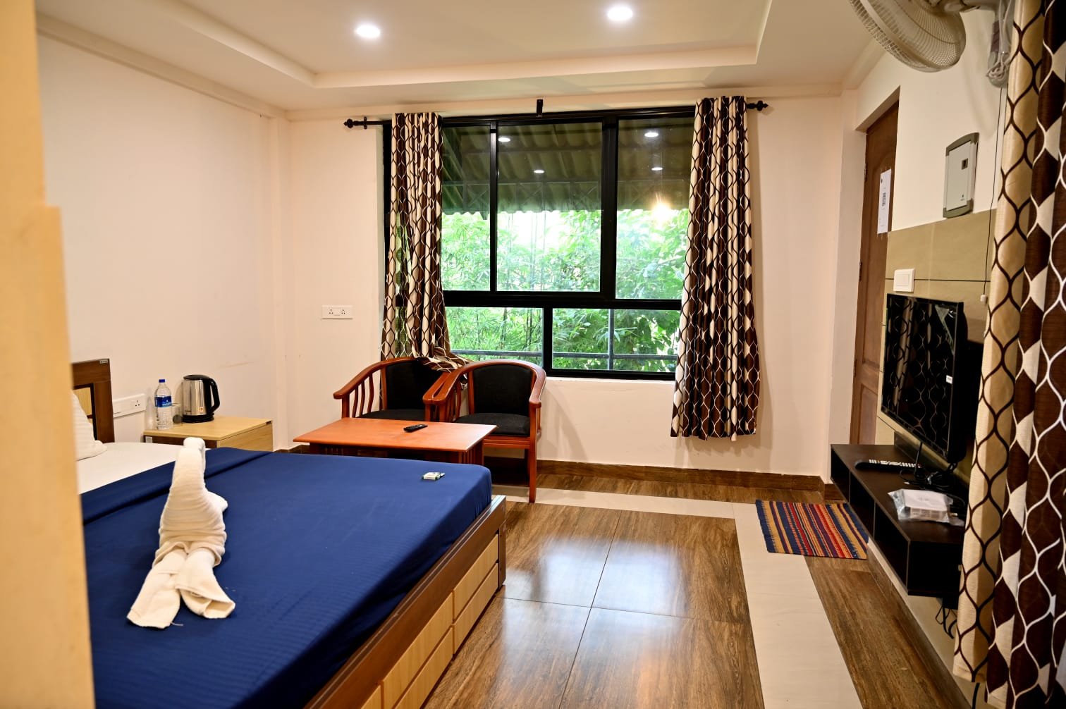 AC ROOMS 